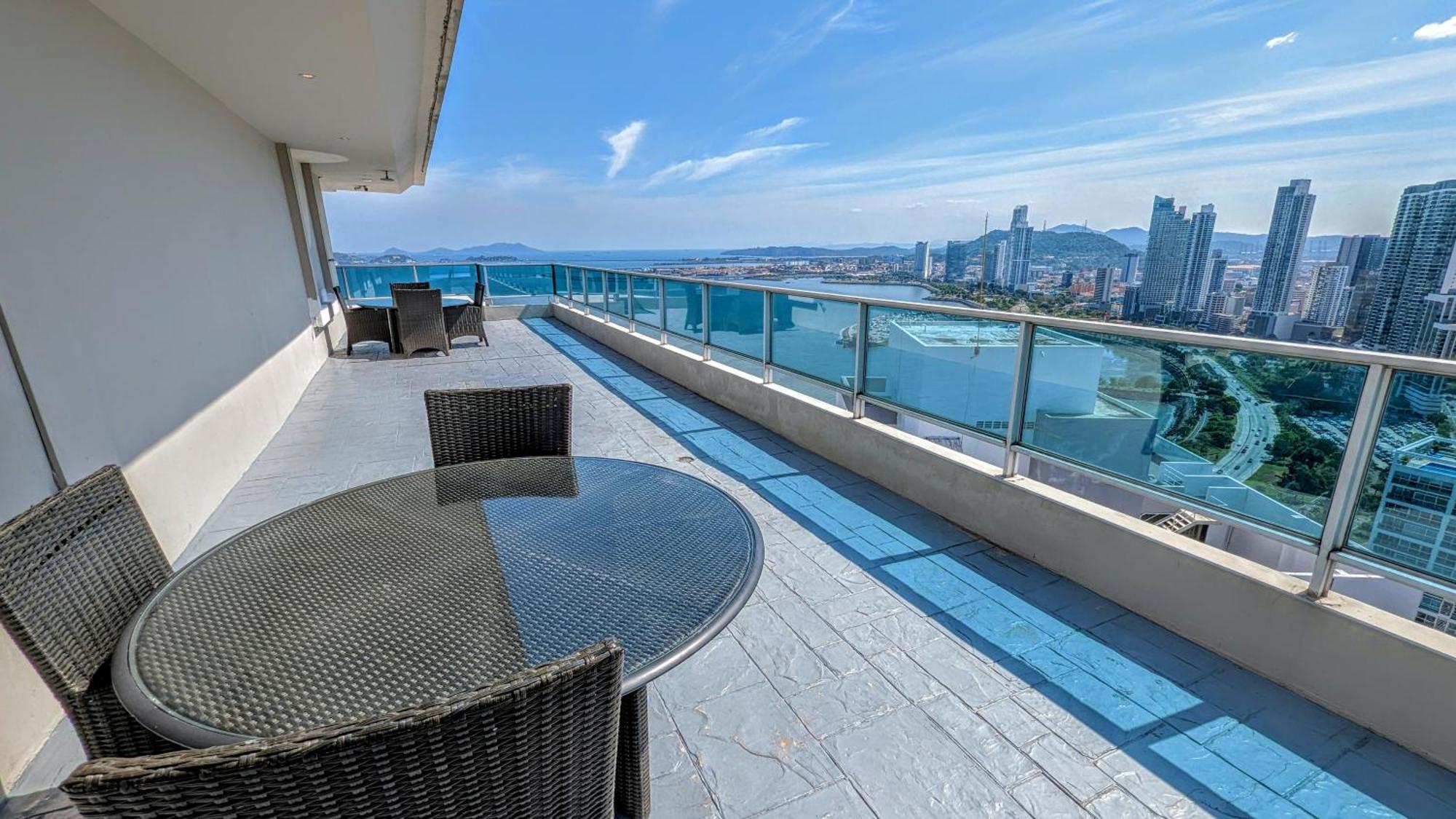 Yc 3602 L Apartamento 2Br En Av Balboa Панама Сити Екстериор снимка